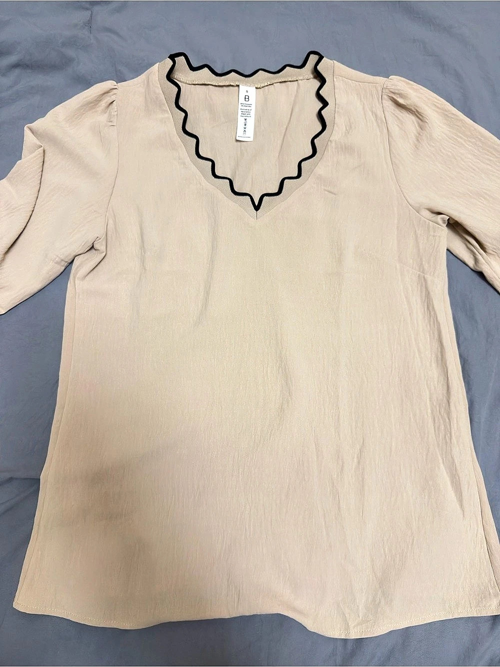 Scalloped Trim Tunic in Beige Size Small Like New